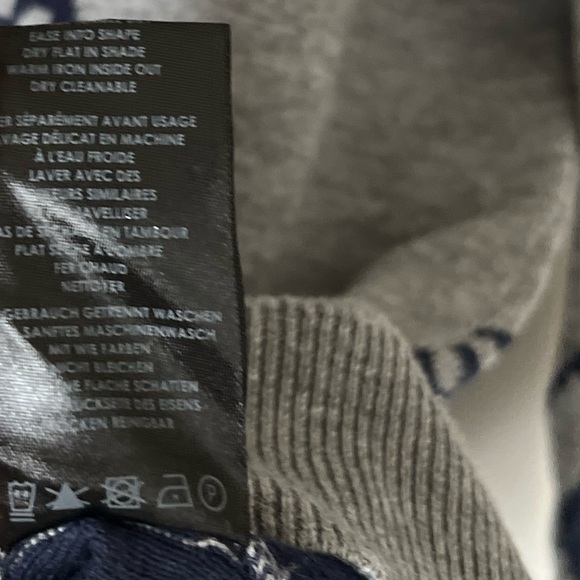 London Grind Gray Giraffe Crewneck Cotton Pullover Sweater - Picture 7 of 8